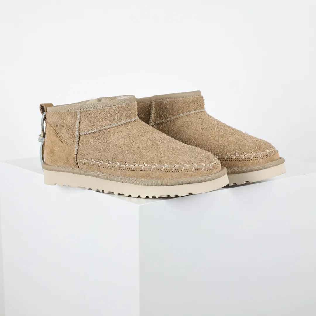 Copywriting price 💰600 The core recommendation is good price. The platform’s foreign trade is exclusively for UGG women’s snow boots 1171538. Produced by the ten-year-old brand shoemaking factory production line. Pay attention to every detail. Longfeng A-grade genuine sheep fur is integrated. It is built in full compliance with the ZP process. Size: 35 36 37 38 39 40